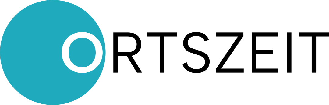Ein türkisfarbener Kreis mit einer o-förmigen Aussparung in der rechten Hälfte, gefolgt von den restlichen Buchstaben des Wortes Ortszeit, bildet das Logo des Projektes.